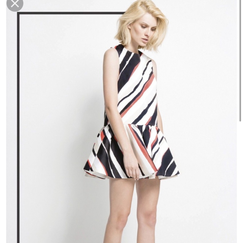 C/meo dress used good condition Small